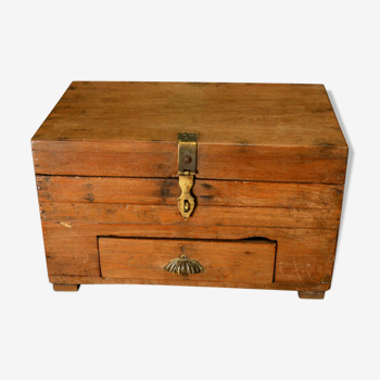 Trunk compartmentalize with removable center drawer old wood old teak