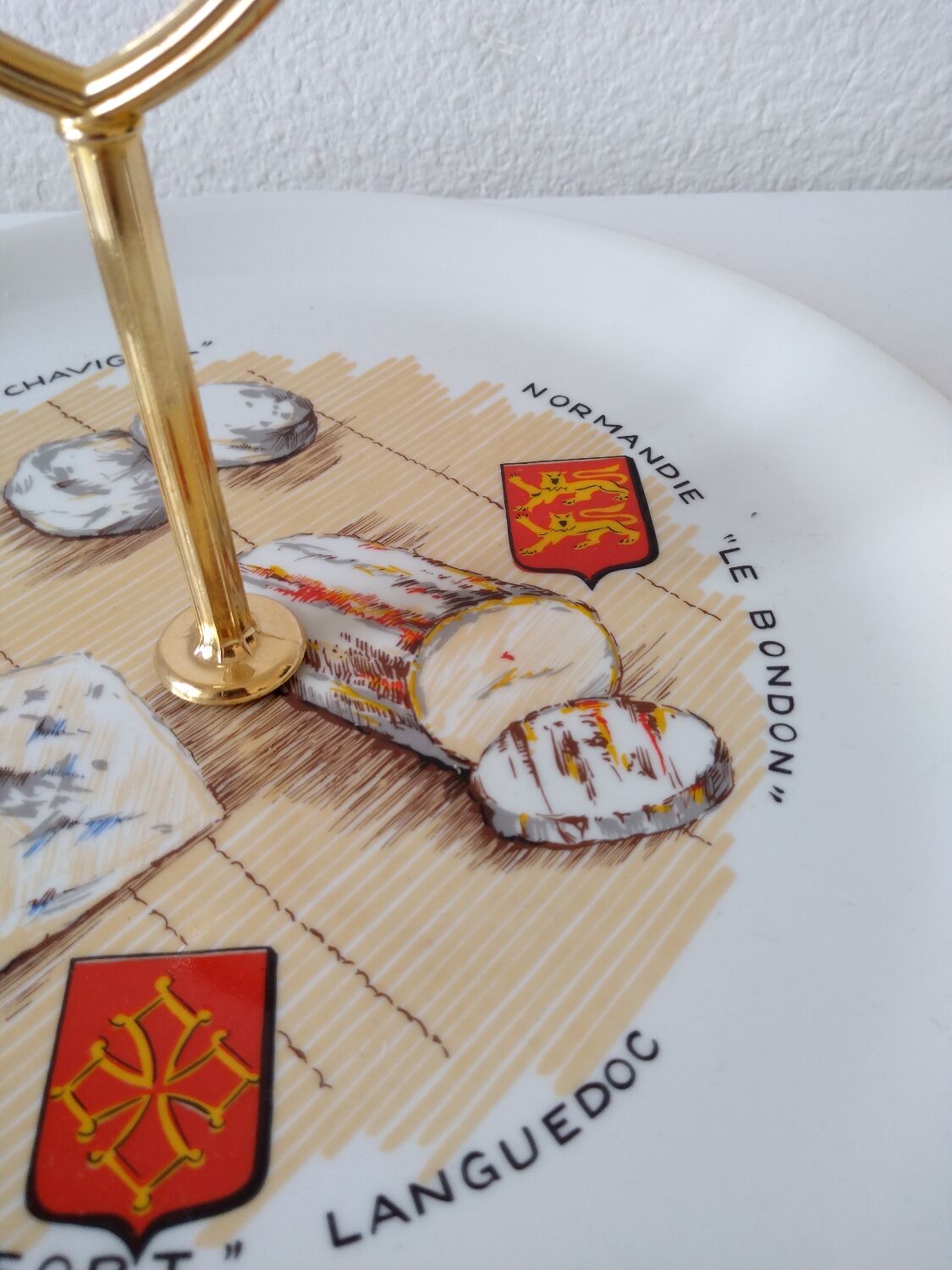 Limoges porcelain cheese service with drawing of regional cheeses and coats of arms 1 tray and 6 plates