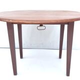 Round table with flaps