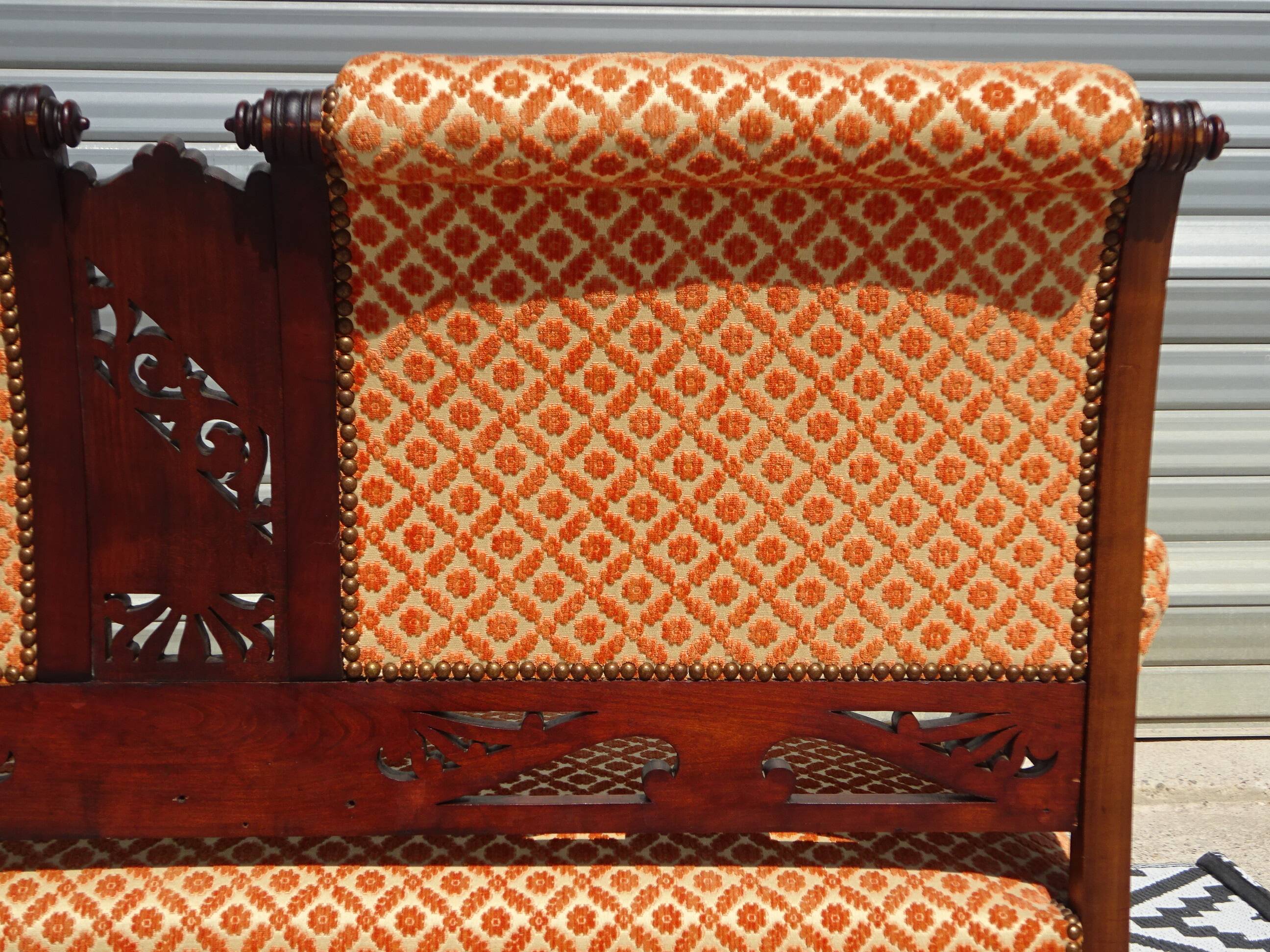 Banquette ancienne tissu velours