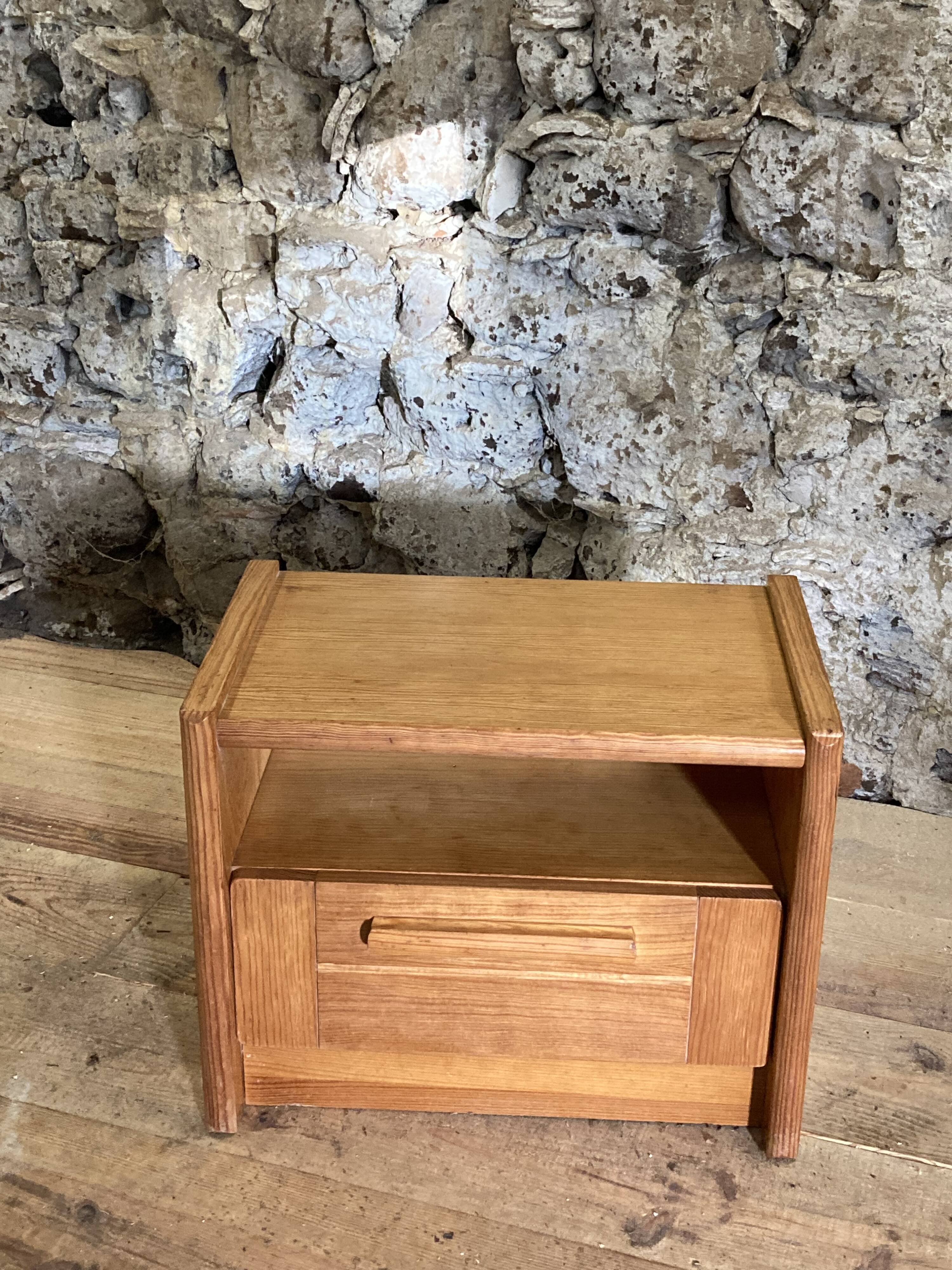 Paire de chevets en pin des années 90 meubles en bois vintage