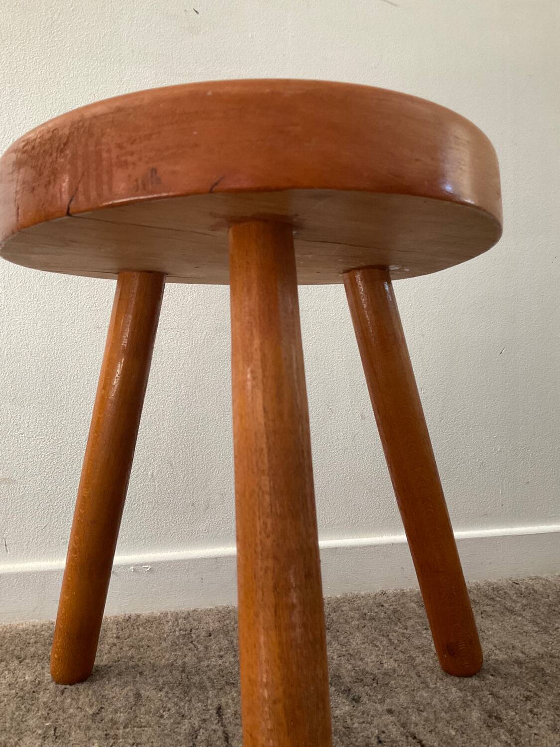 Vintage tripod stool in solid pine