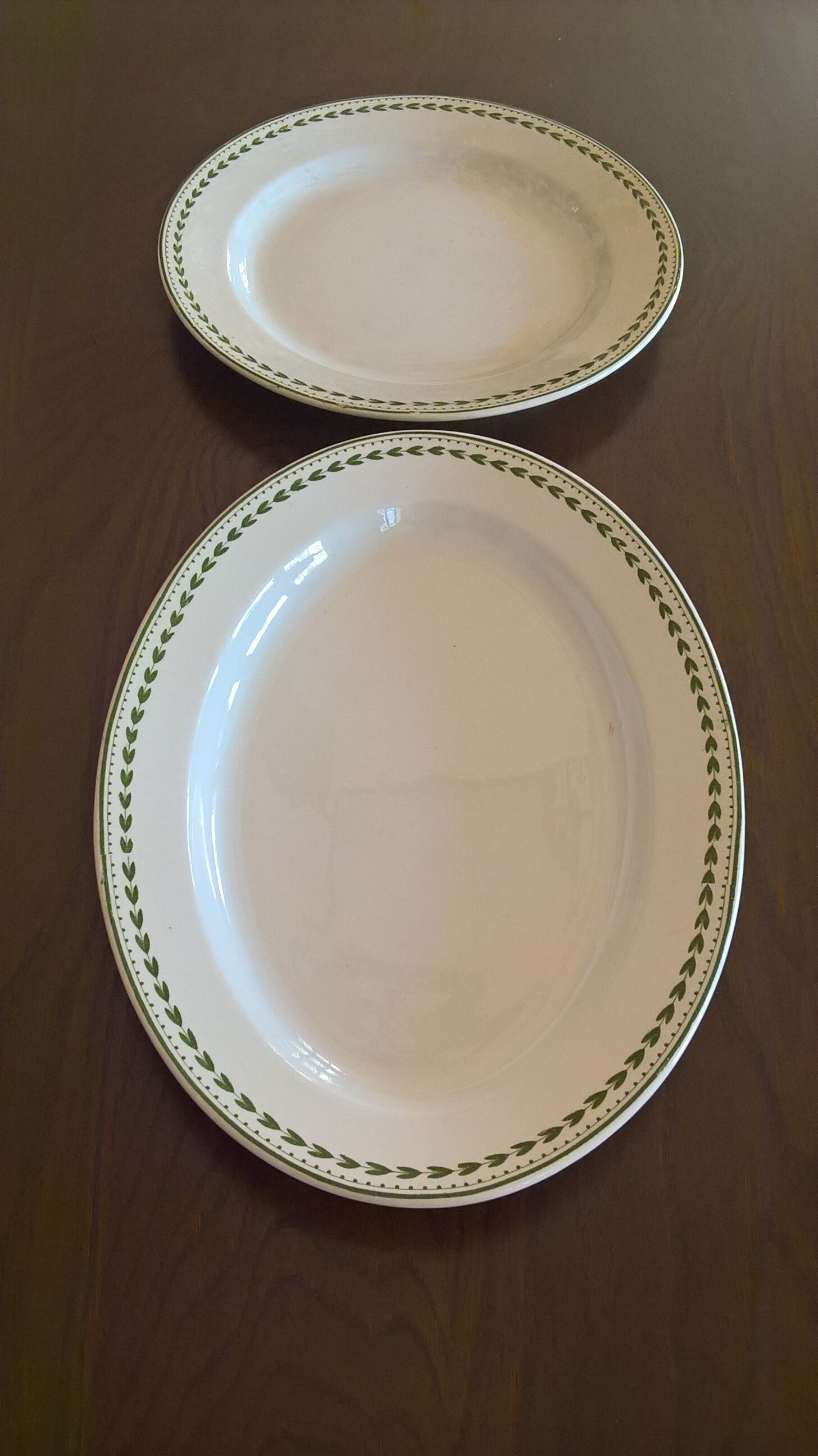 BFK Laurier service dish