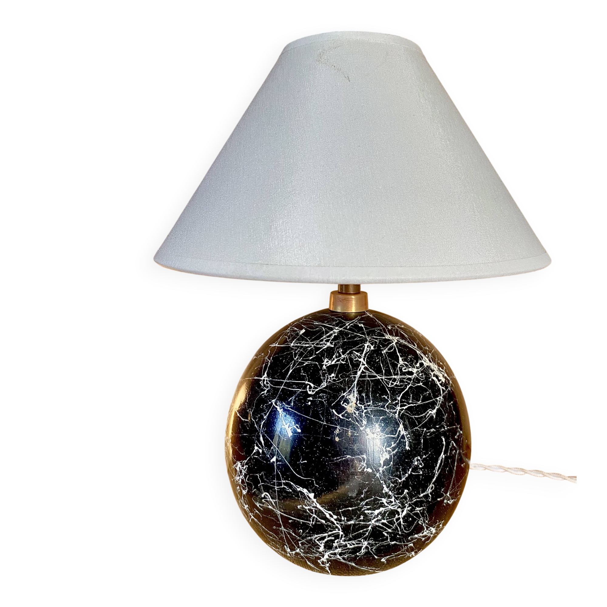 Lampe bois trompe l’œil, câble tissu, abat-jour