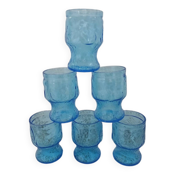 6 verres anciens en verre bleu