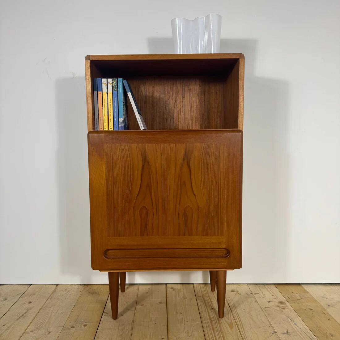 Small teak cabinet by Dyrlund – Danish mid-century design, 1960s