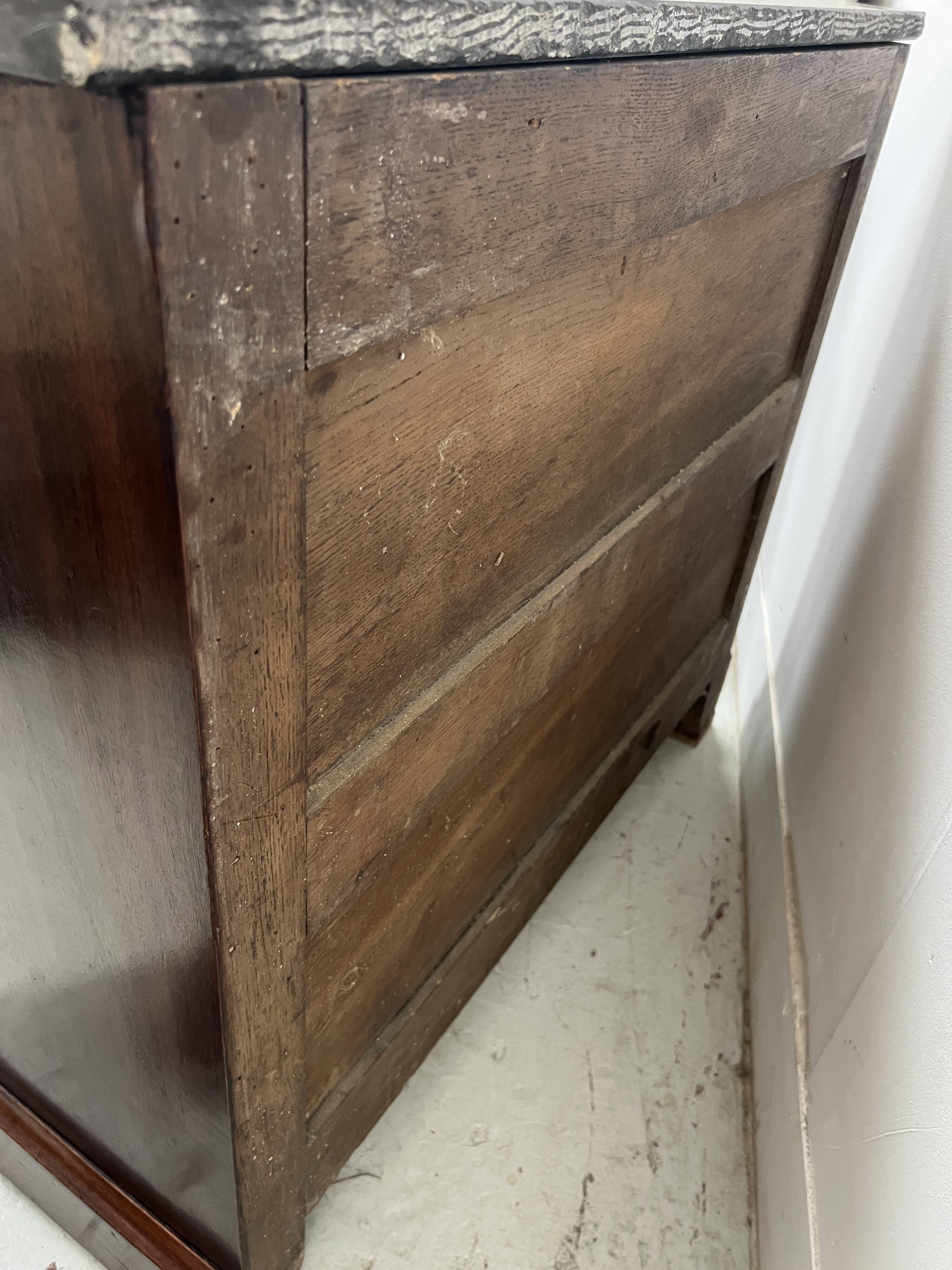 Commode en acajou de style Louis Philippe XIX siècle