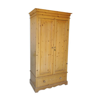 Armoire pin