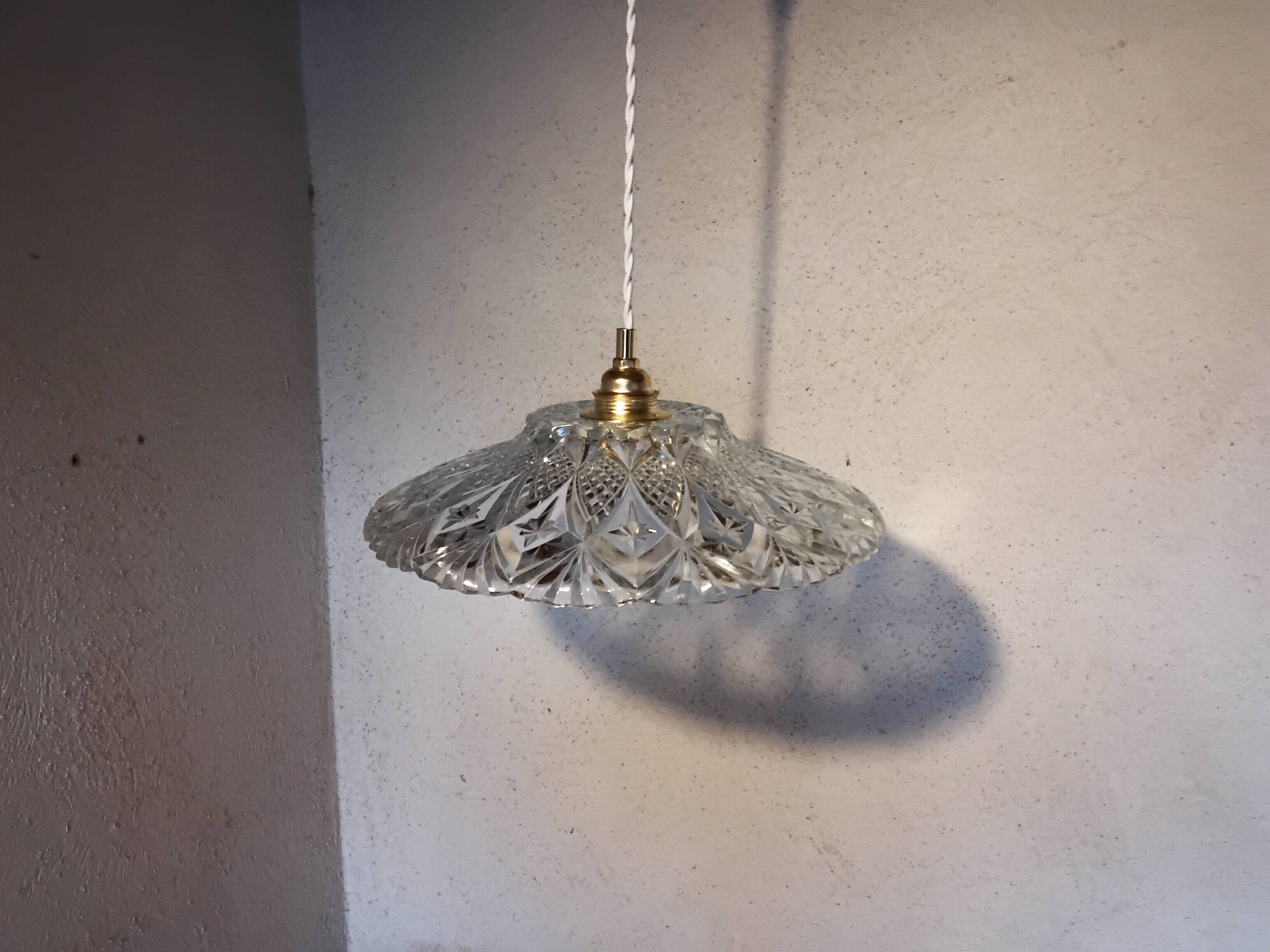 Suspension vintage en verre moulé