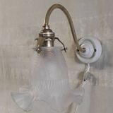 Swan neck wall light in brass, porcelain and glass - mid 20th century