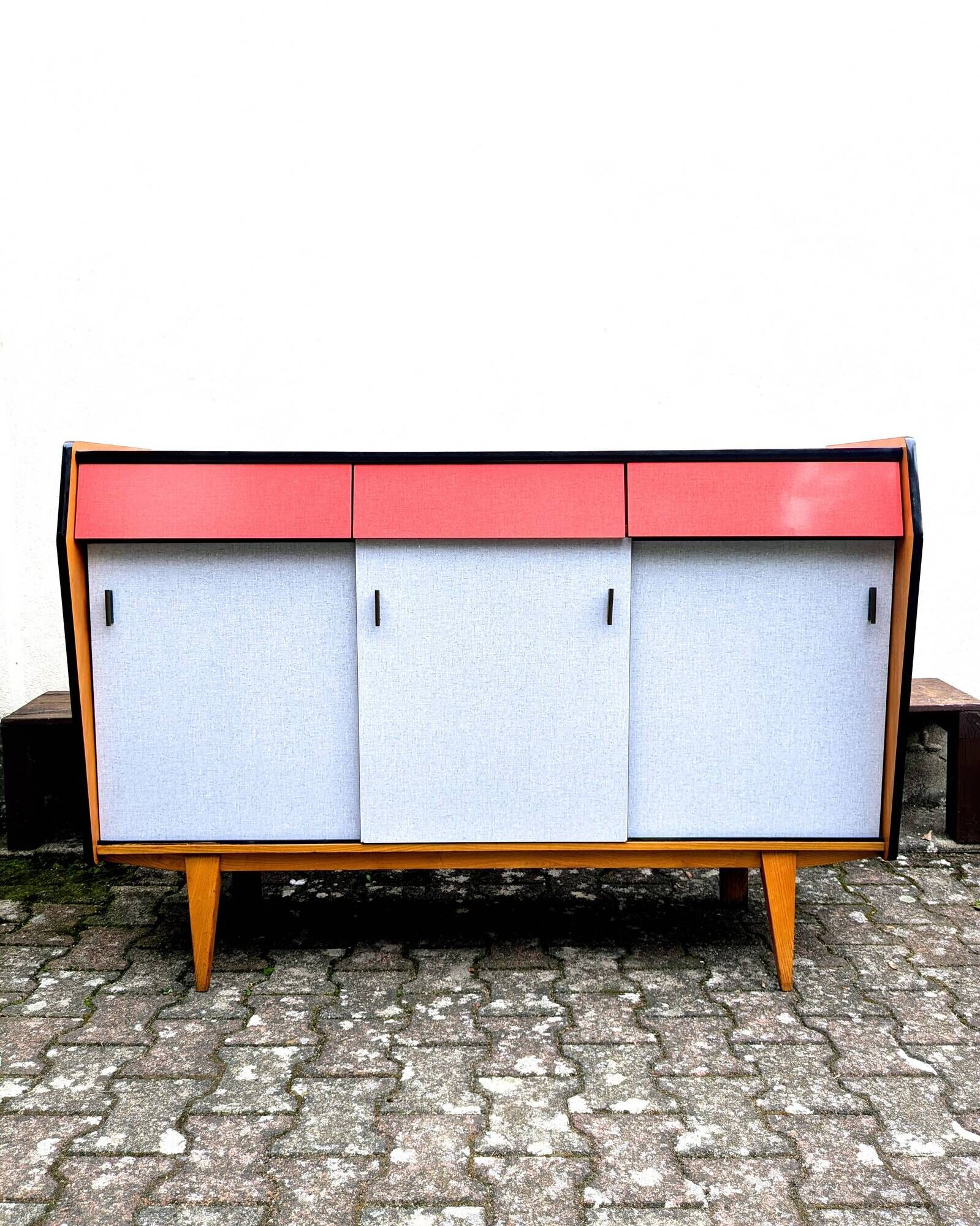 Enfilade bois et Formica