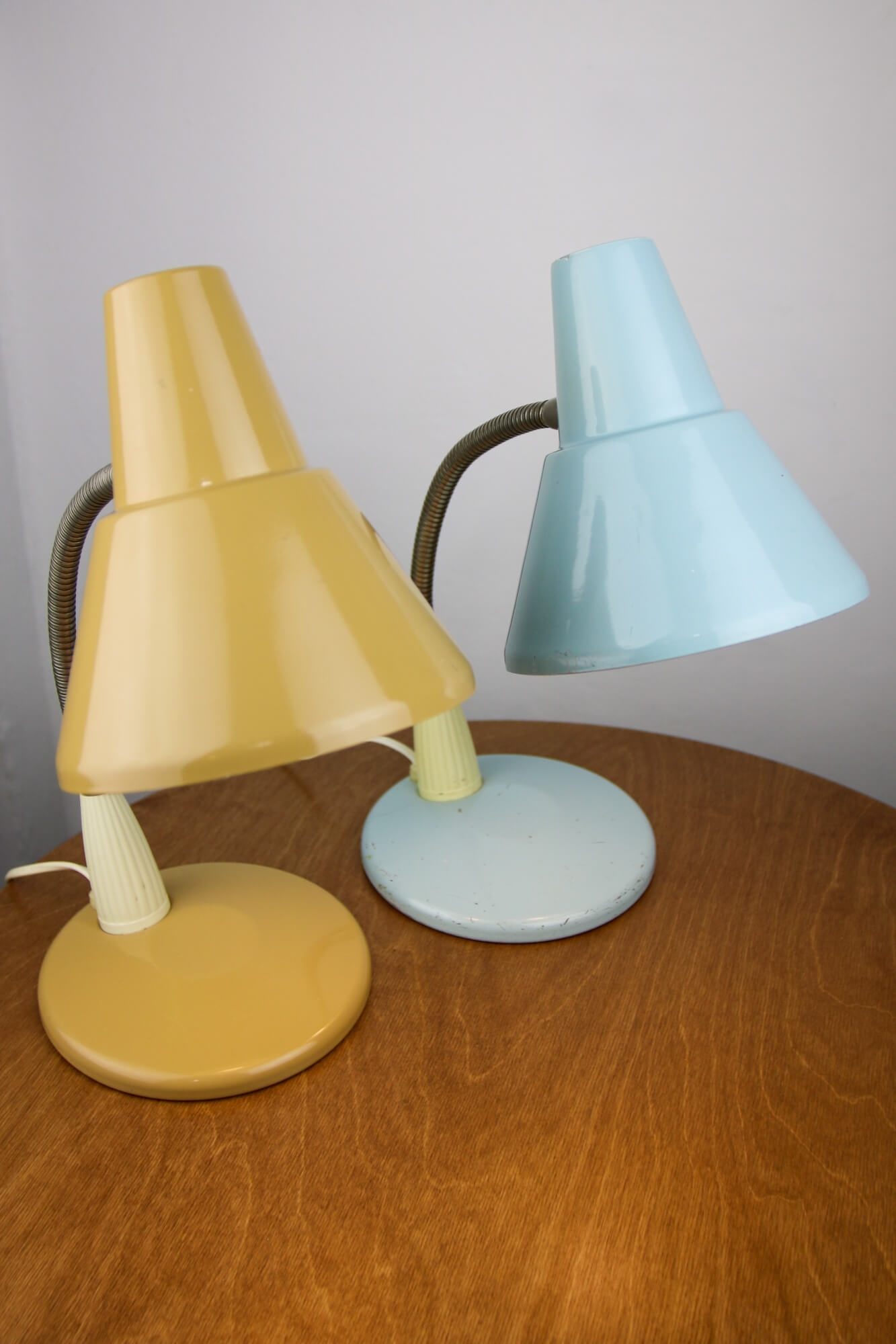 Adjustable Desk Lamp in Blue and Sand Painted Metal and Chrome-Plated Spiral Arm, 1970s, Set of 2