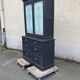 Meuble six tiroirs avec porte graver