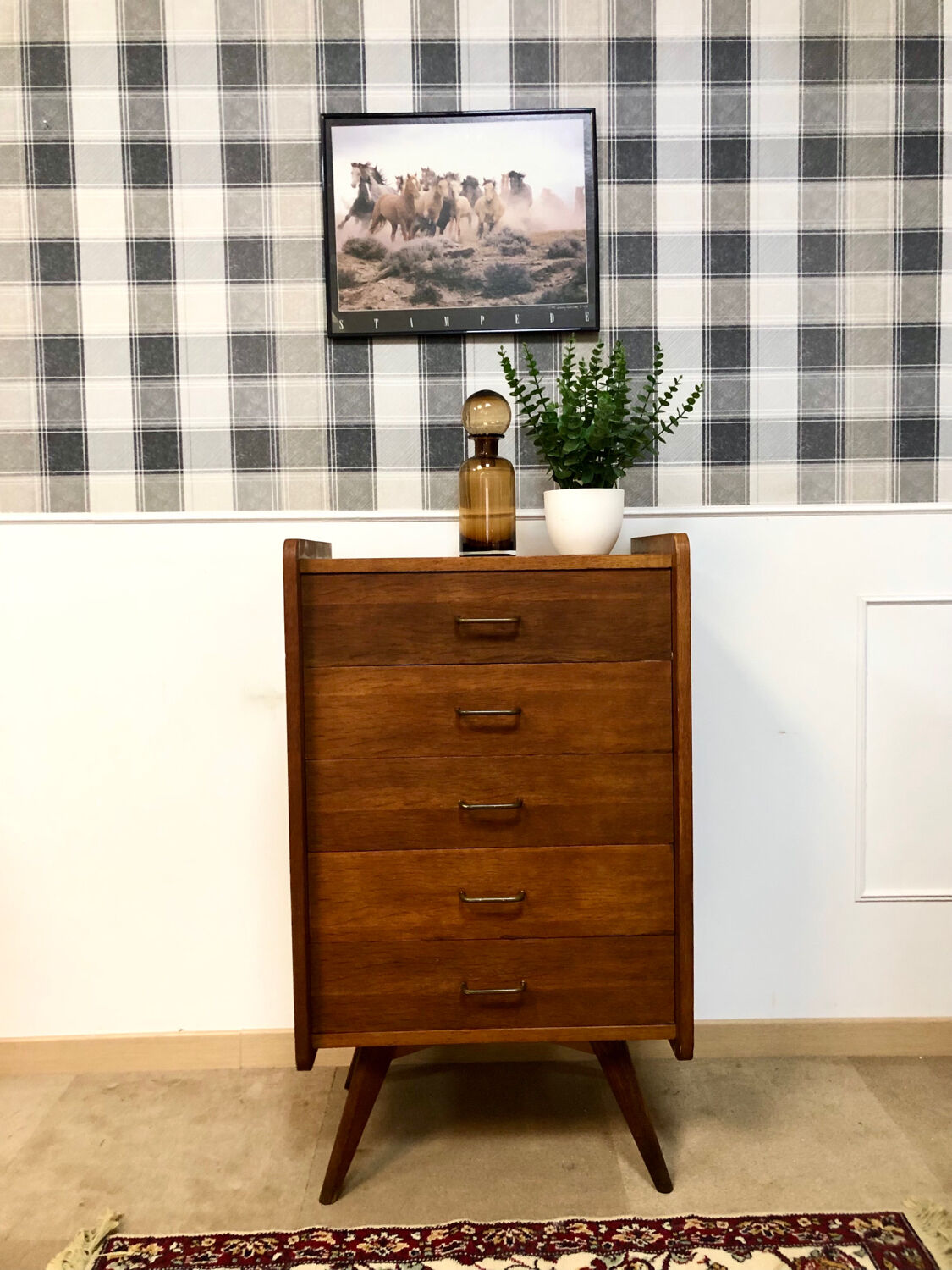 Vintage chiffonnier feet compass