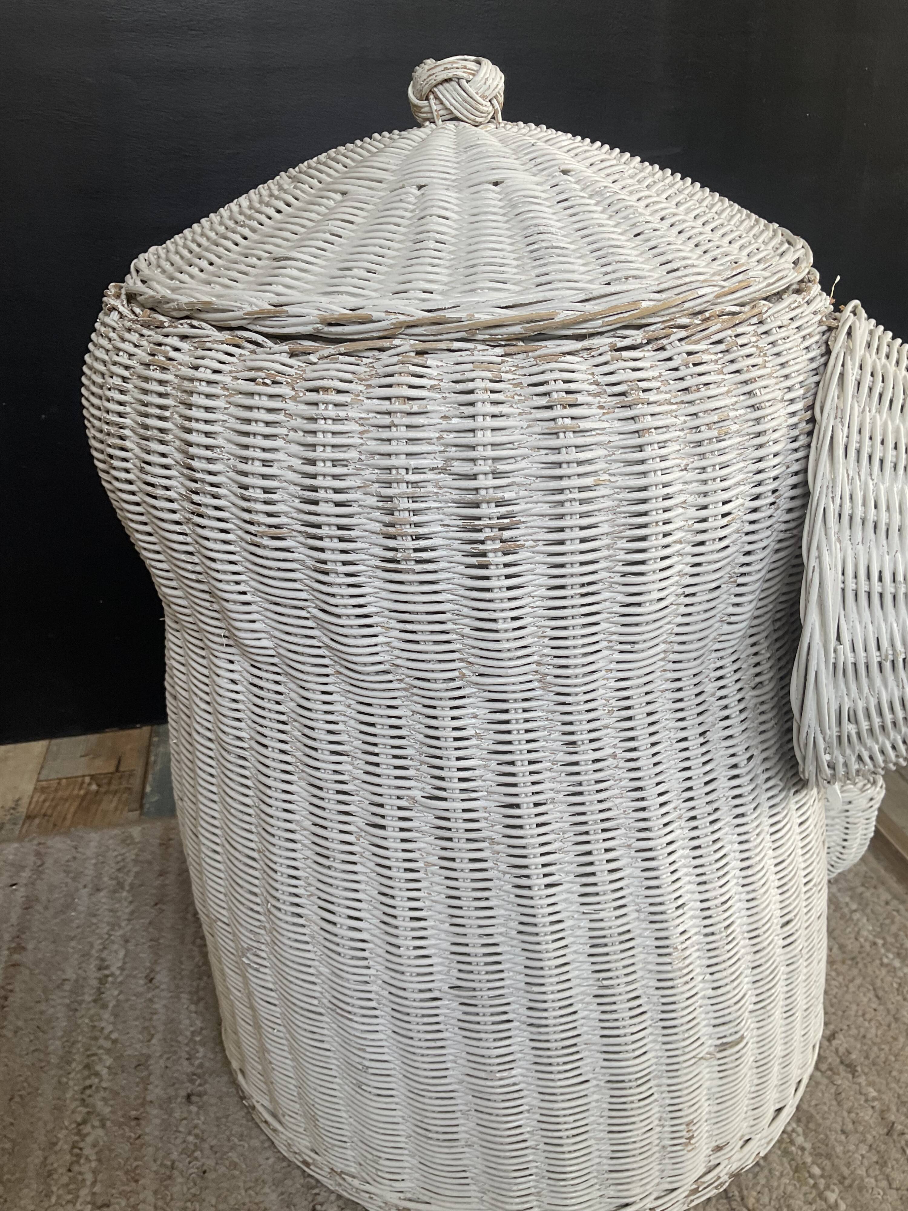 Vintage elephant laundry basket in rattan and wicker