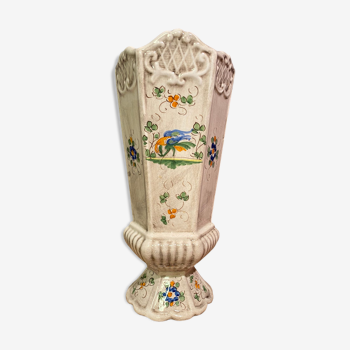 Vase on hexagonal earthenware pedestal with moustiers decoration