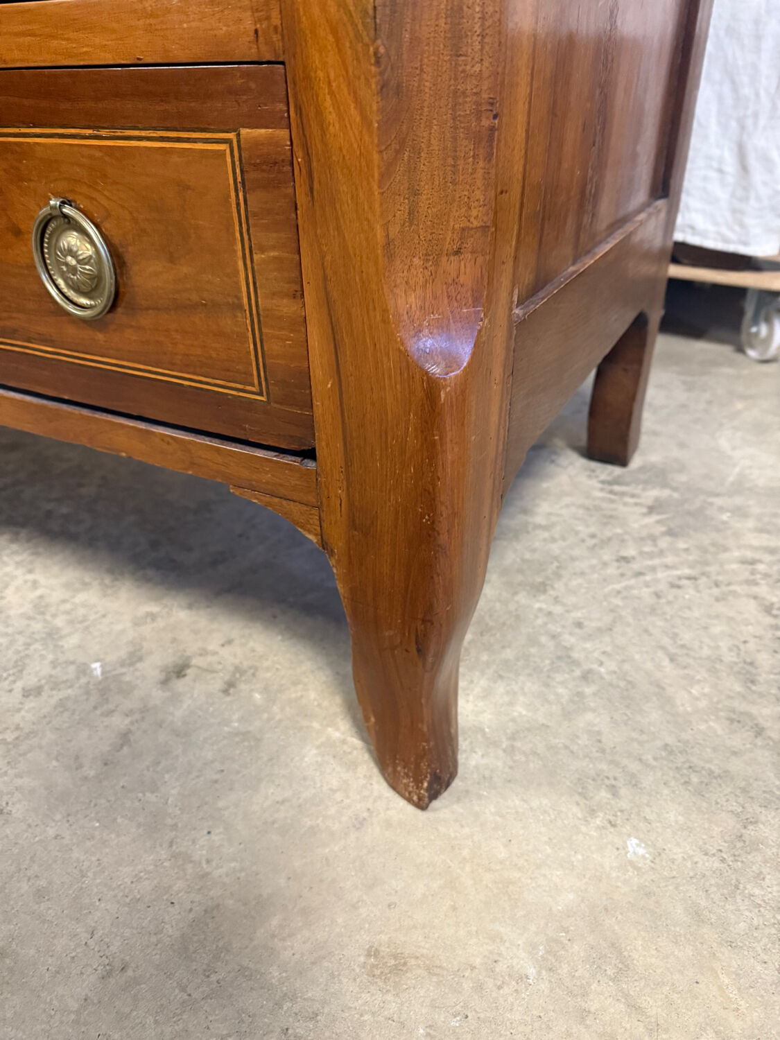 Antique chest of drawers