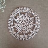 Shell trivet