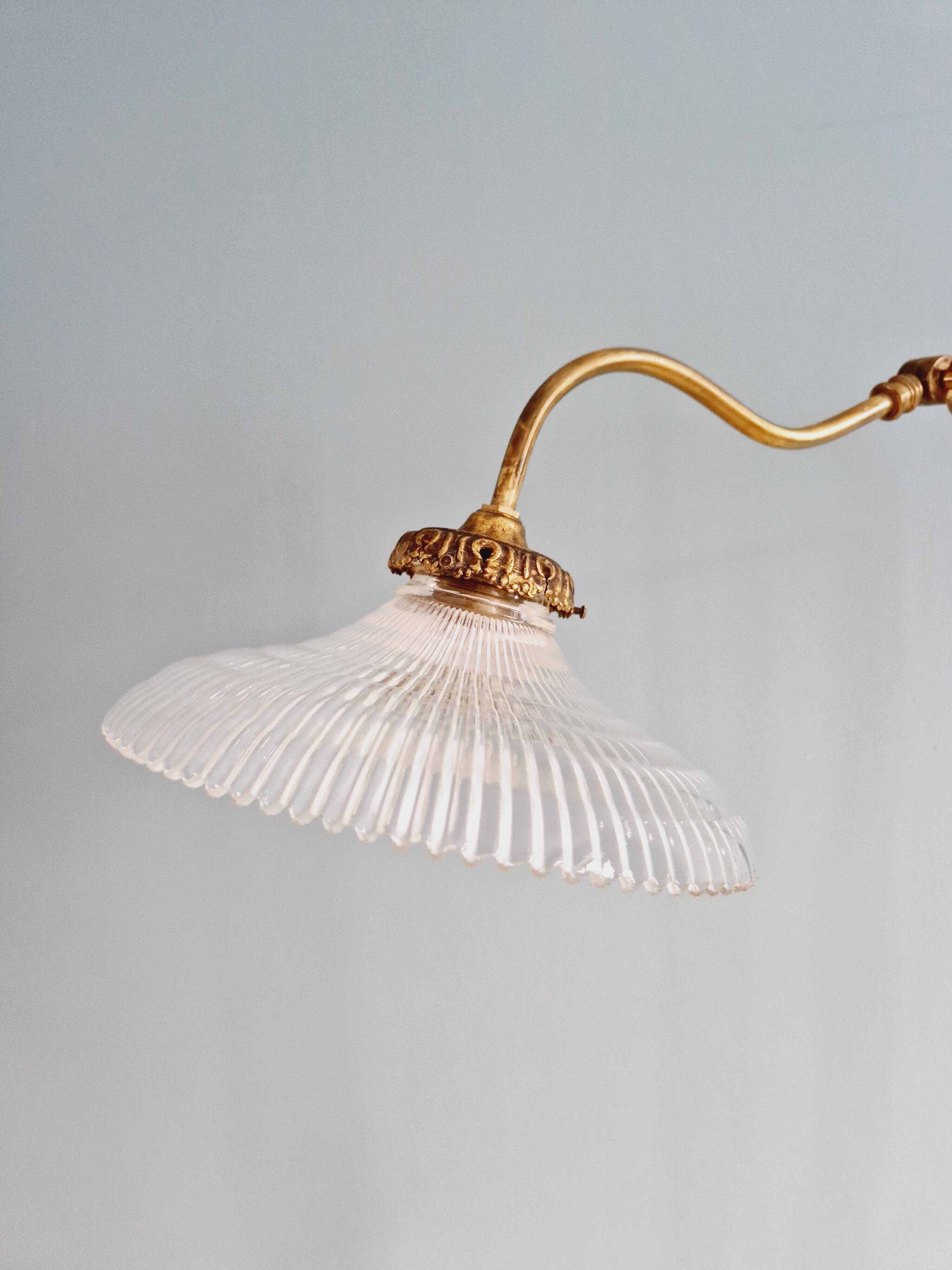 Brass and grooved glass floor lamp in Art Deco style