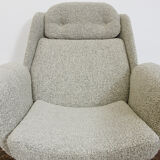 B7041 Armchair in Grey Boucle from Zakłady Przemysłu Meblarskiego Radomsko, 1970s