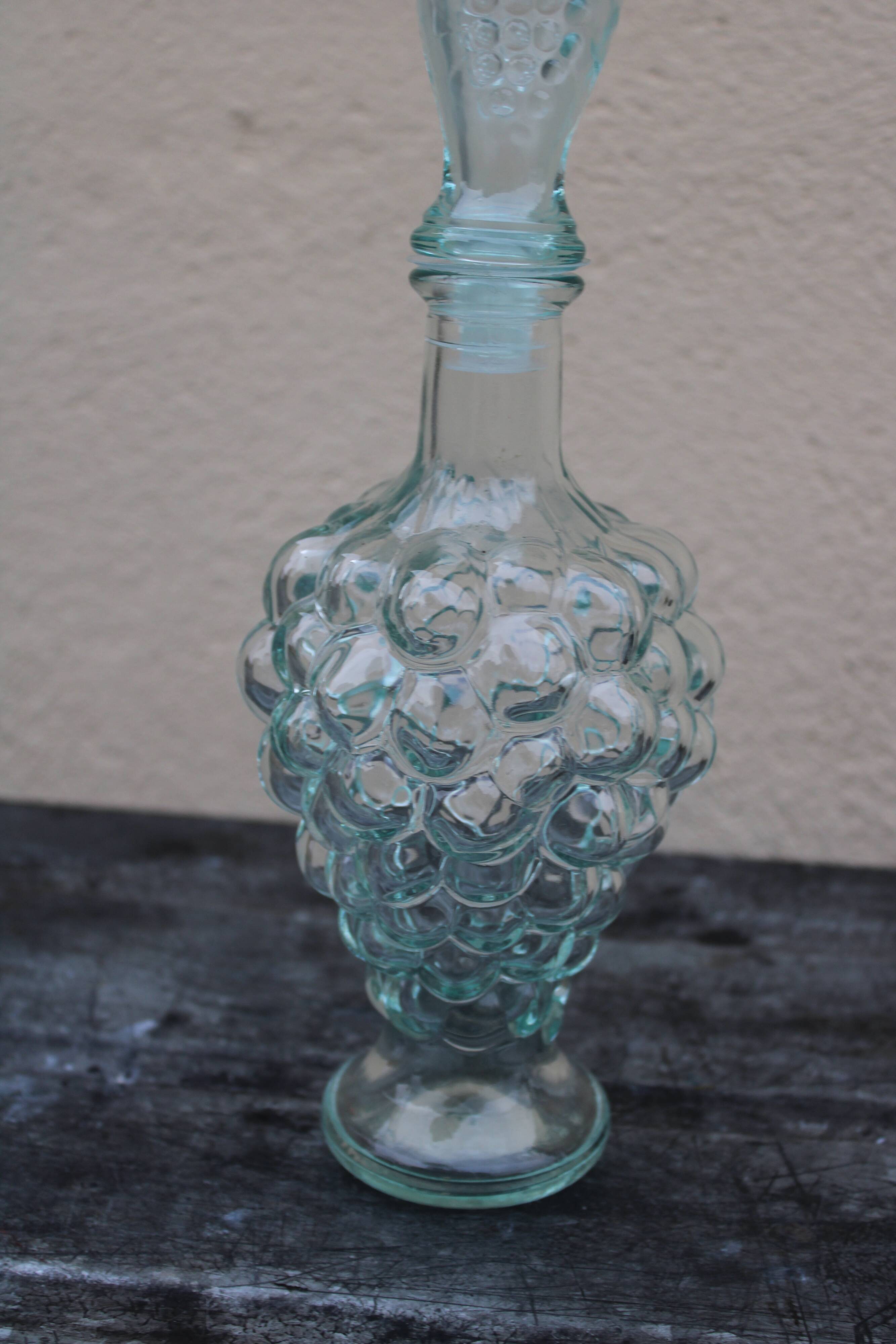 Grape cluster carafe