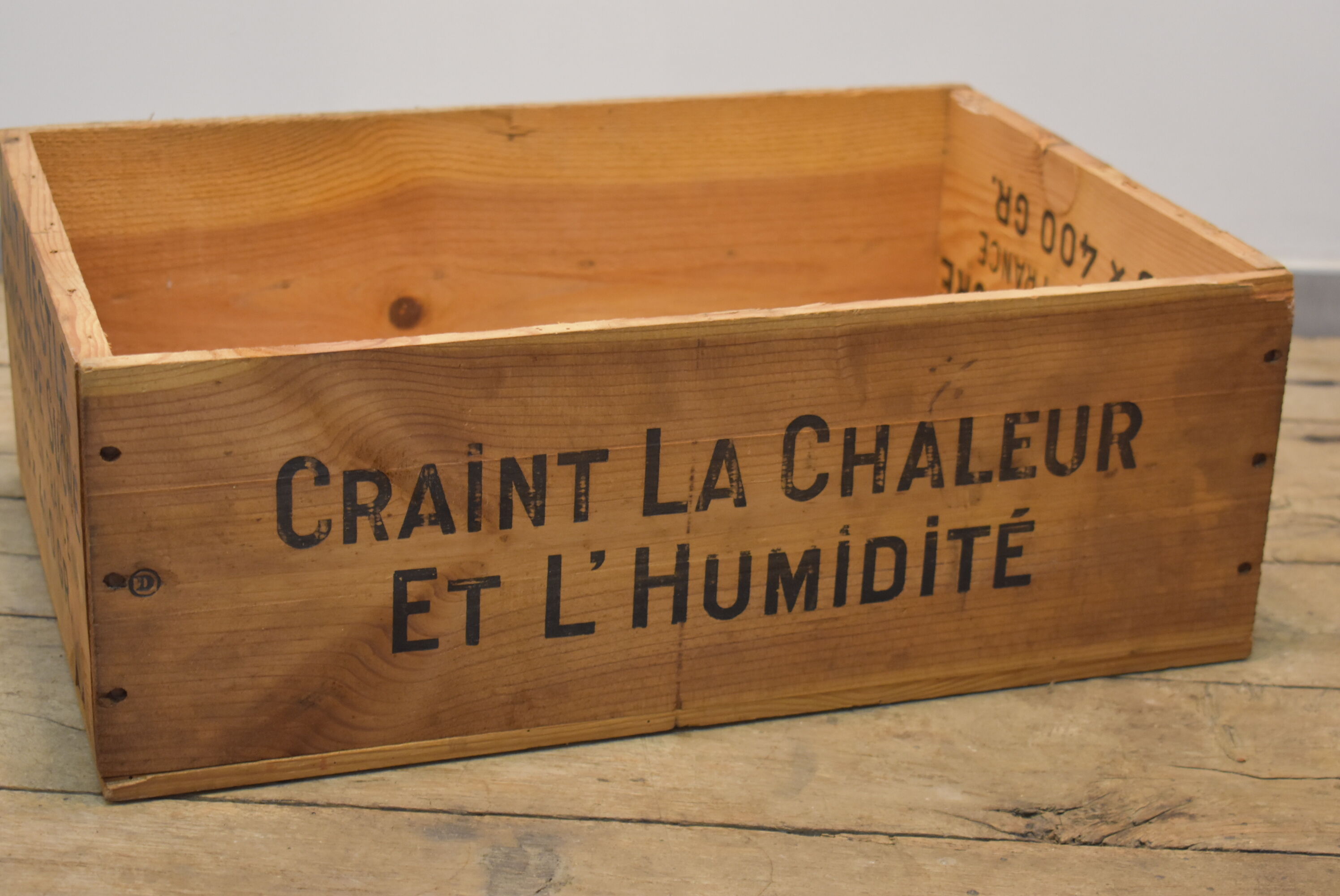 Nestlé case in wood sweetened condensed milk n2