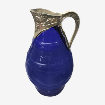 Pichet carafe art déco verre moulé bleu avec anse métal vintage