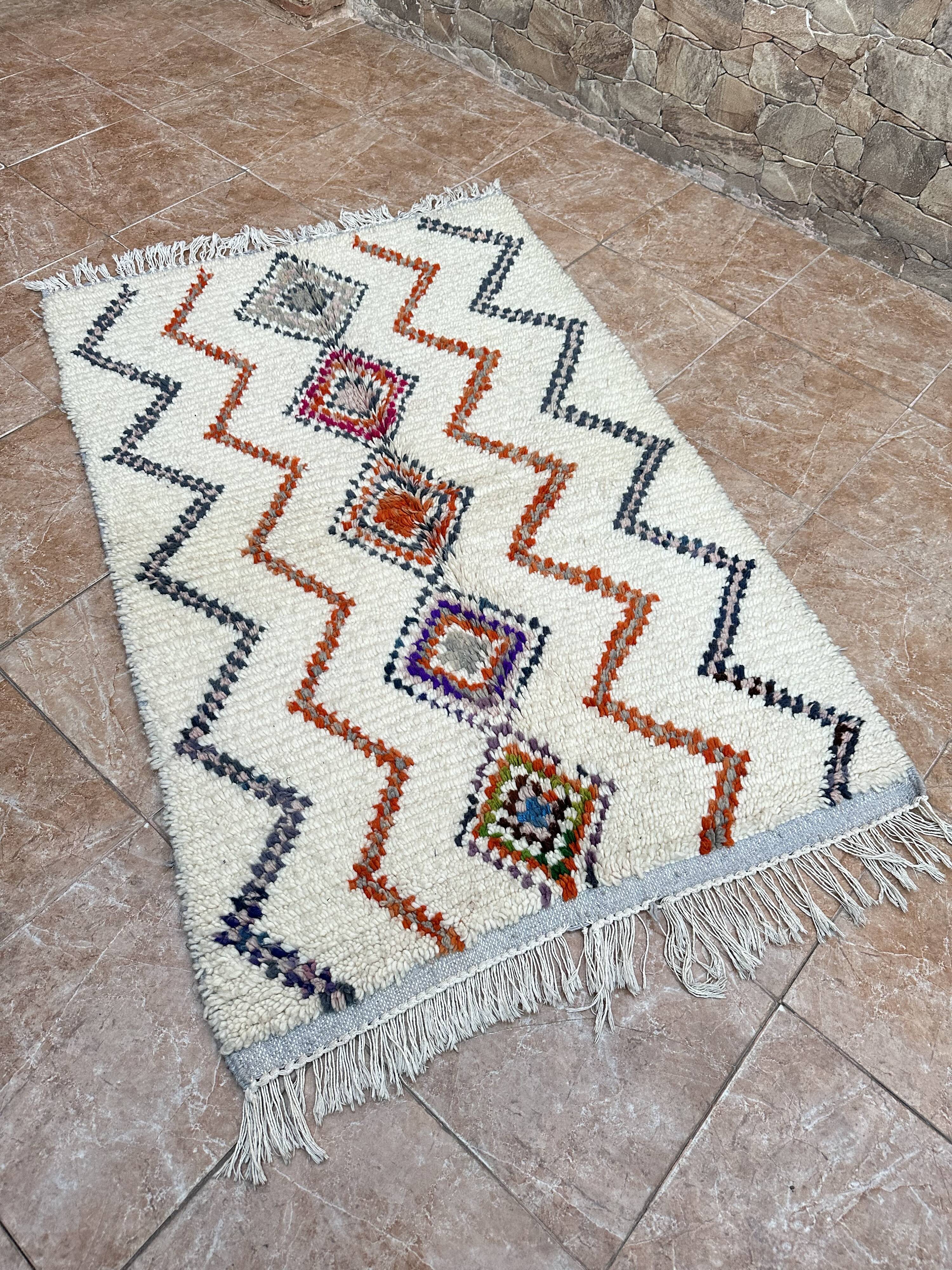 Azilal Moroccan wool rug, handmade: Berber pattern (150 x 96 cm)