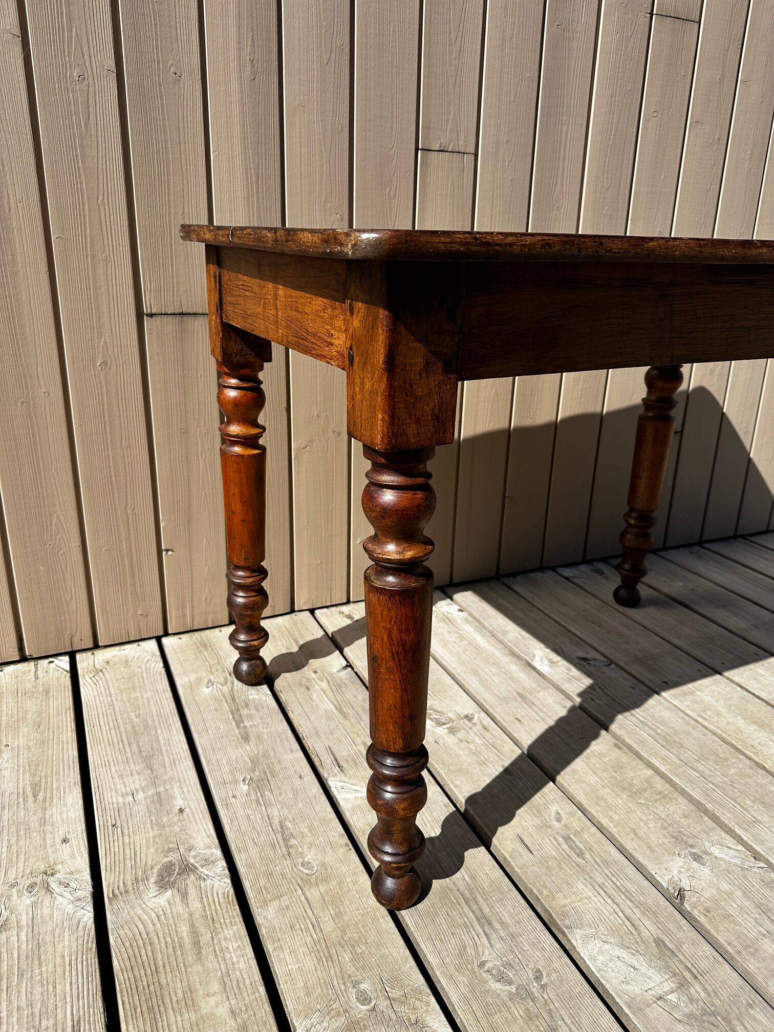 Bistro table in walnut