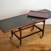 Trolley danois extensible par Kurt Østervig pour Jason Møbler en palissandre.