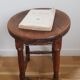 Tabouret en bois vintage