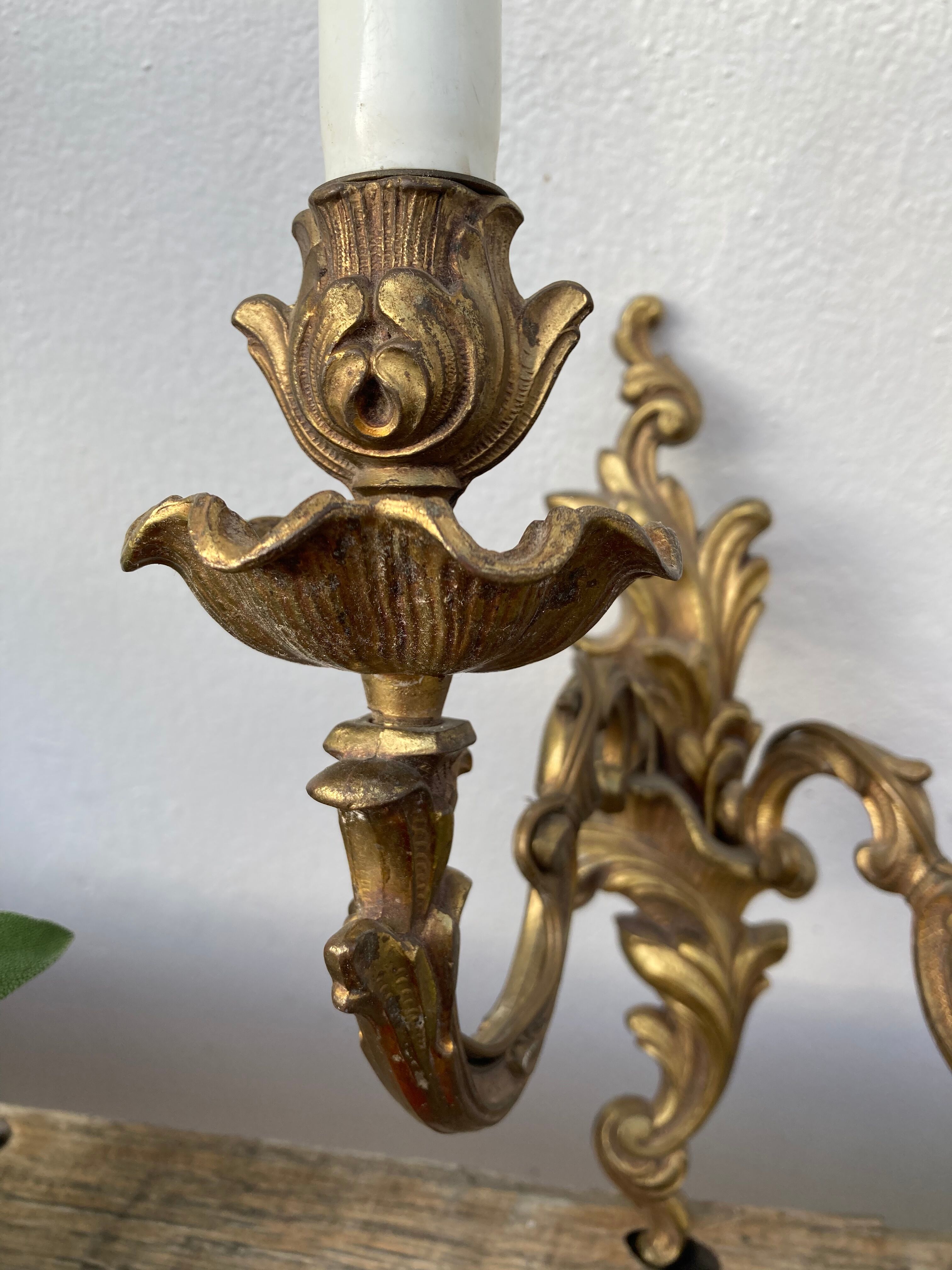 Wall lamp in gilded bronze style Louis XV rocaille with 2 branches