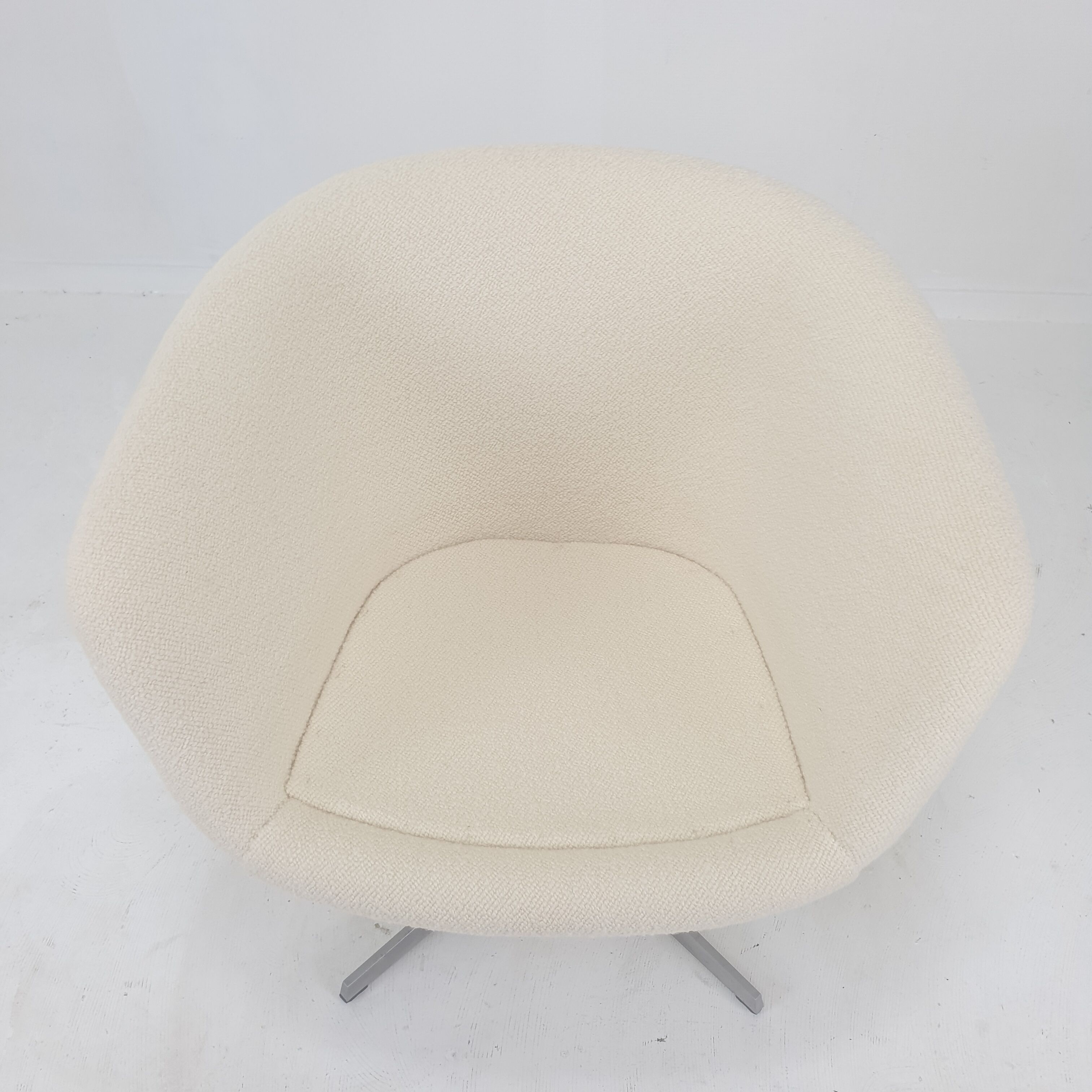 Office chair F8800 by Pierre Paulin for Artifort, 1960s
