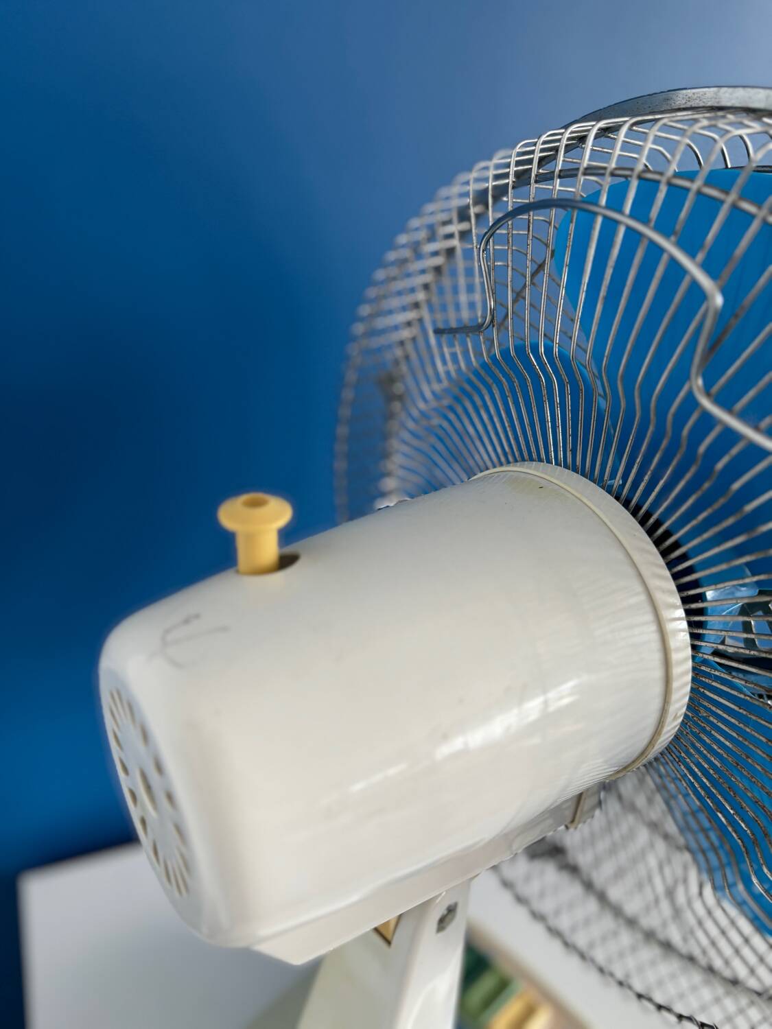 Super deluxe blue vintage fan