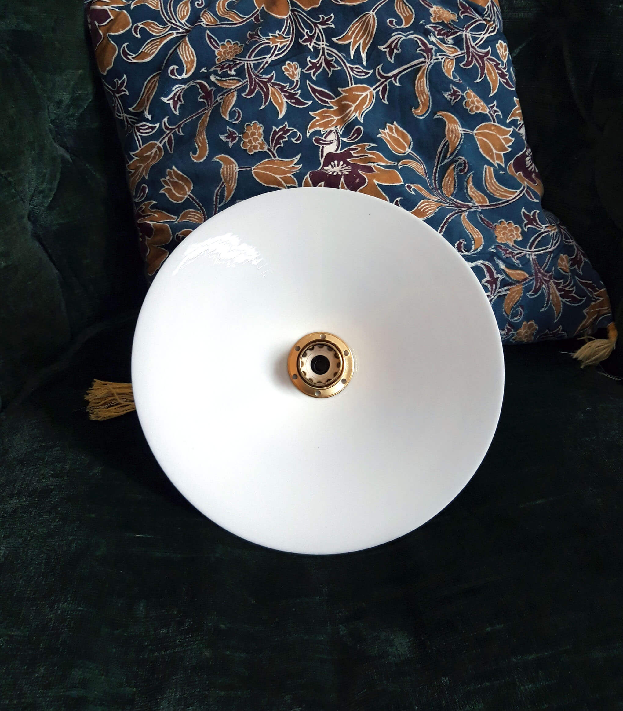 Opaline wall lamp