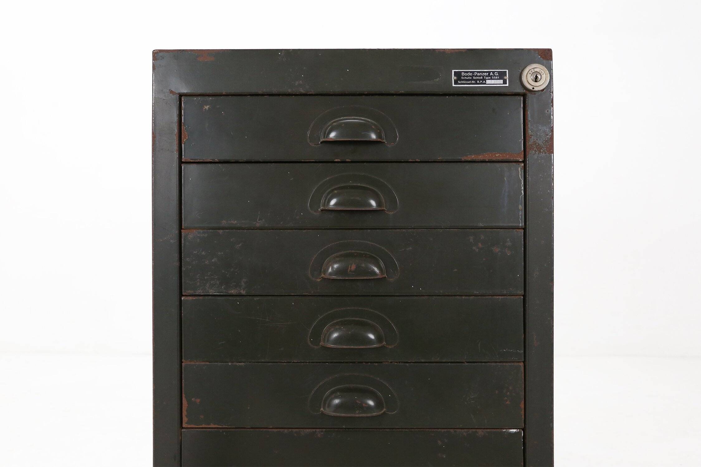 Classeur, commode militaire en métal vert, 1956