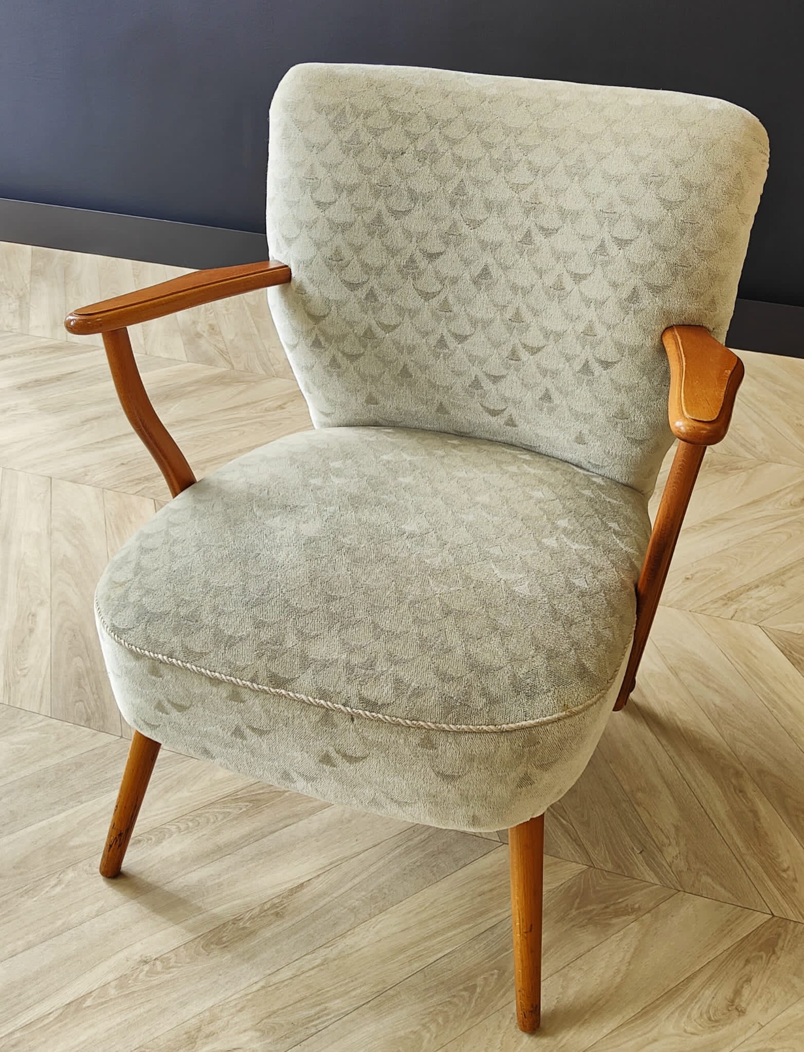Two Mid Century cocktail chairs | set of 2 chairs