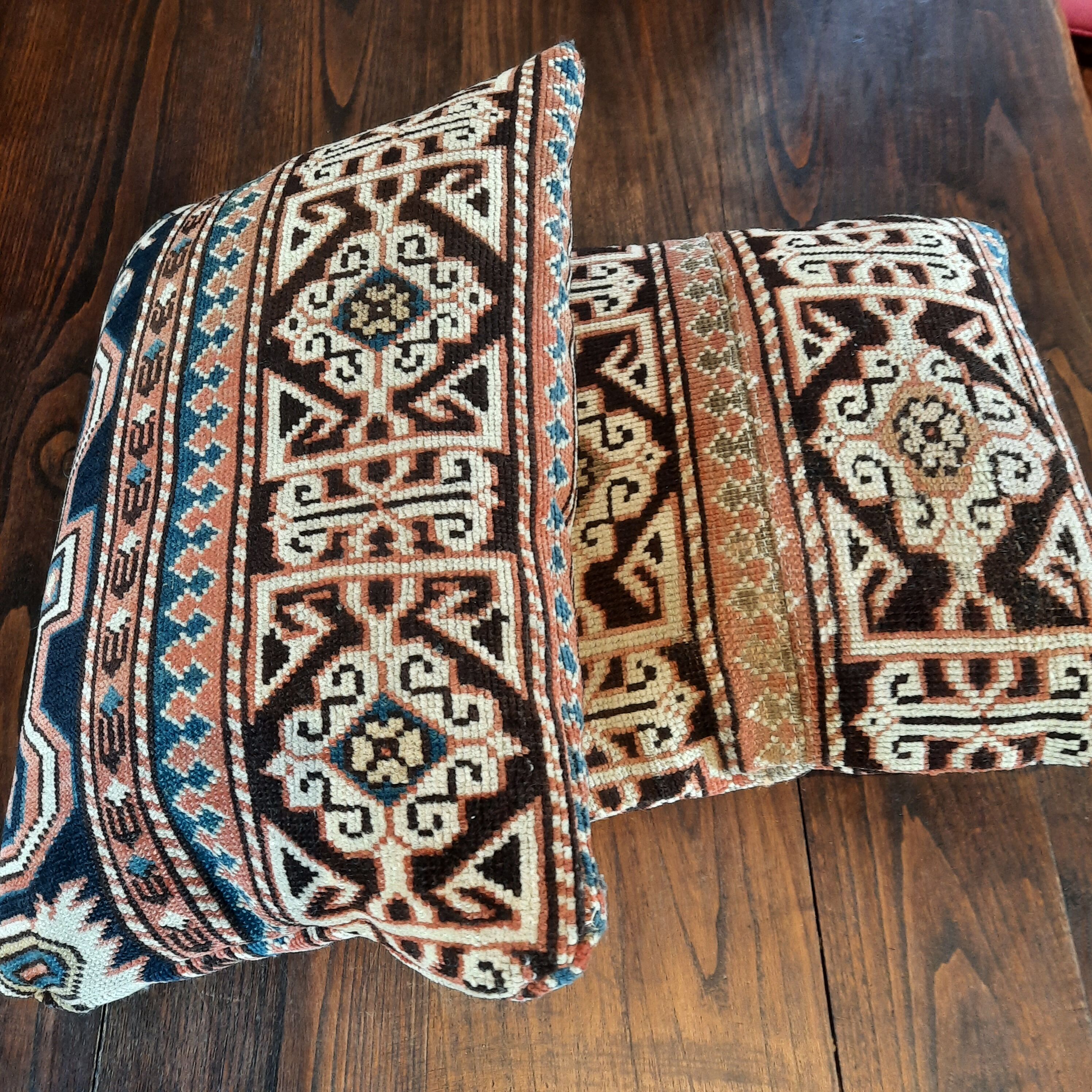 Set of 2 cushions "old oriental carpets"