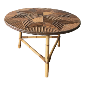 Round rattan coffee table