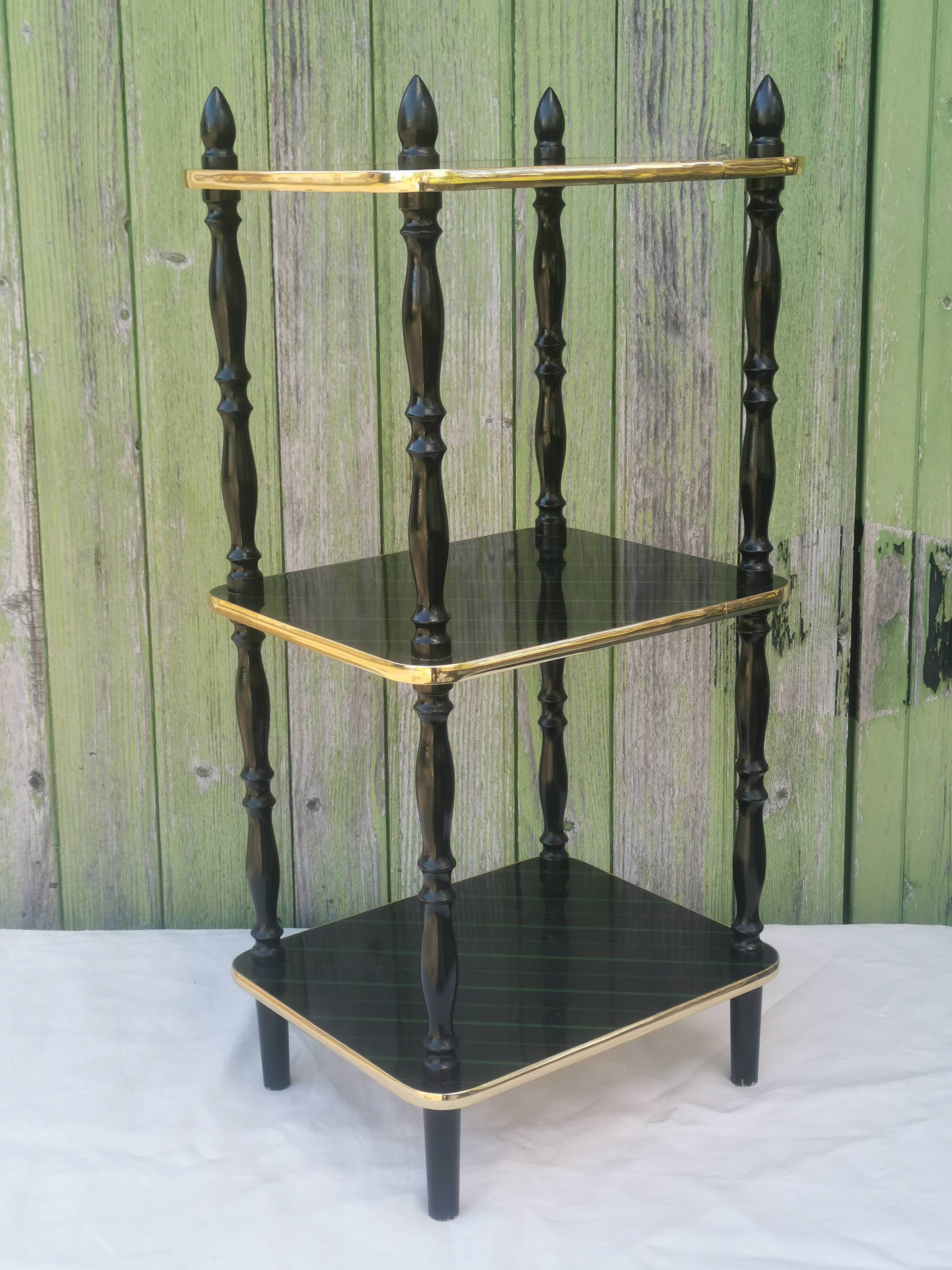 “Vintage” standing shelf with 3 shelves