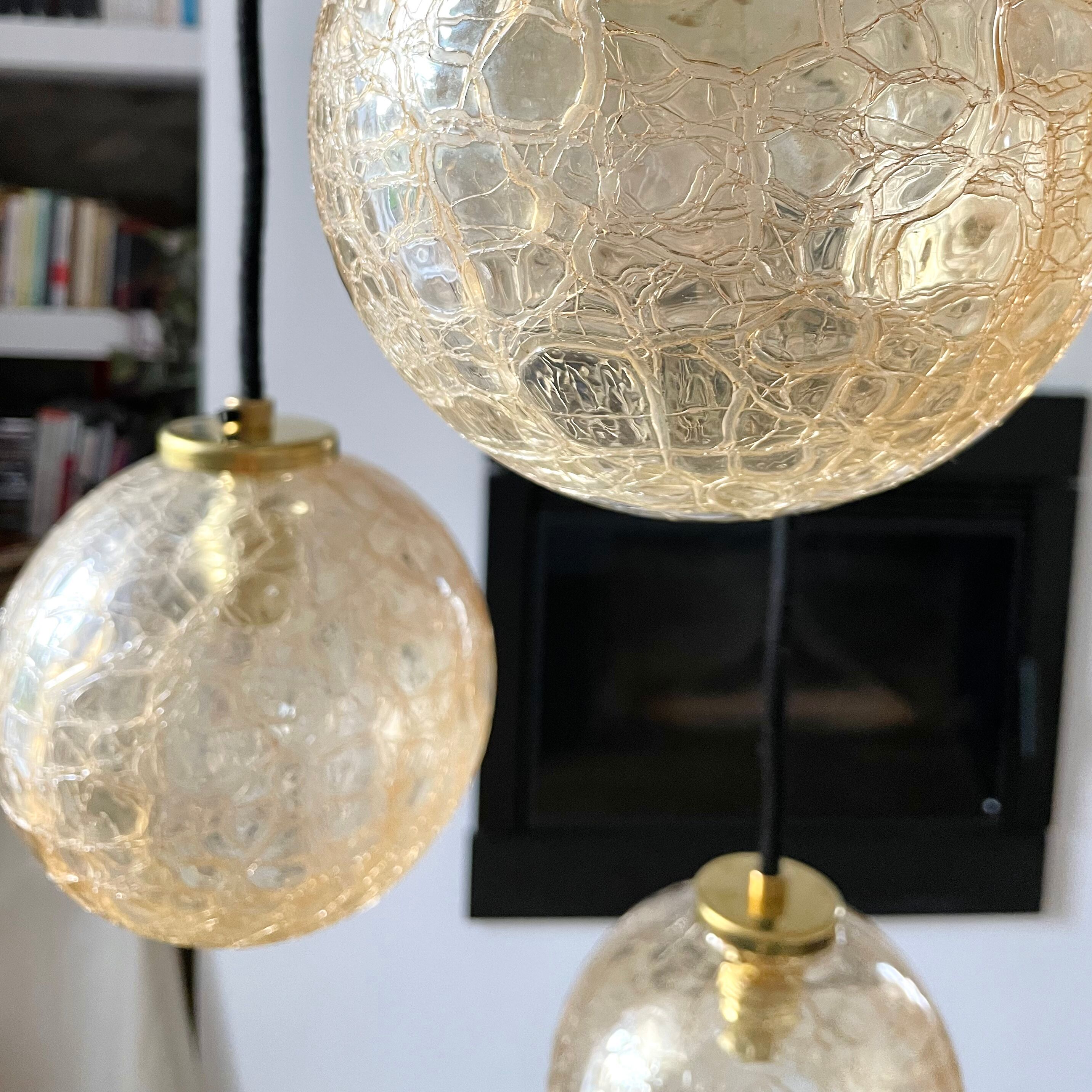 Suspension 3 vintage globes