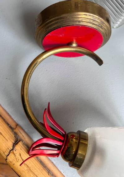 Applique or et rouge opaline années 60
