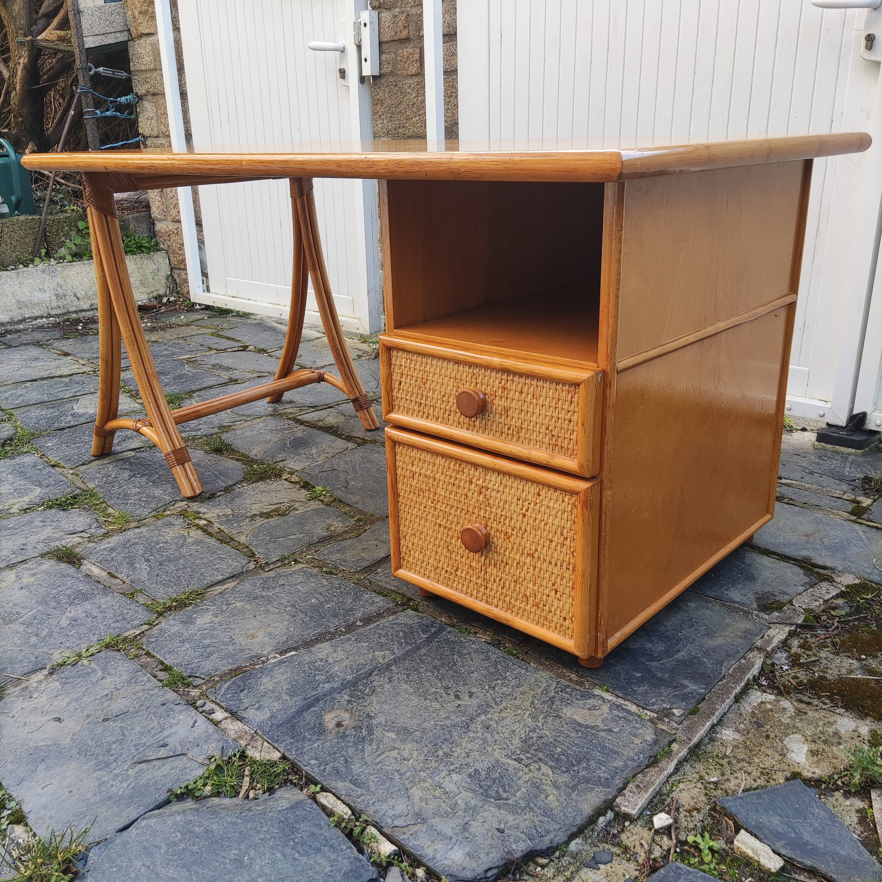 Bureau vintage en bambou et osier