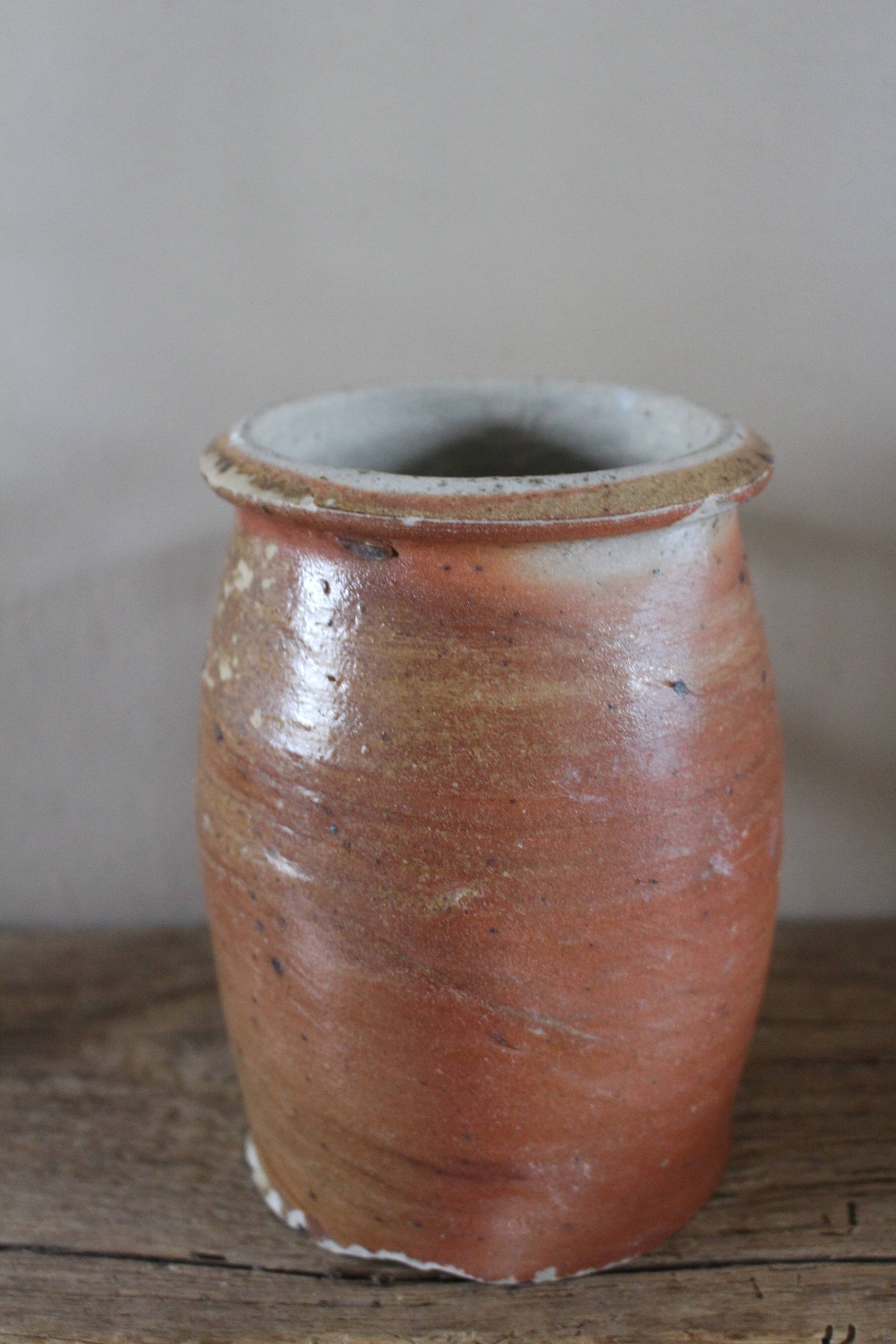 Round-handled terracotta pot vase