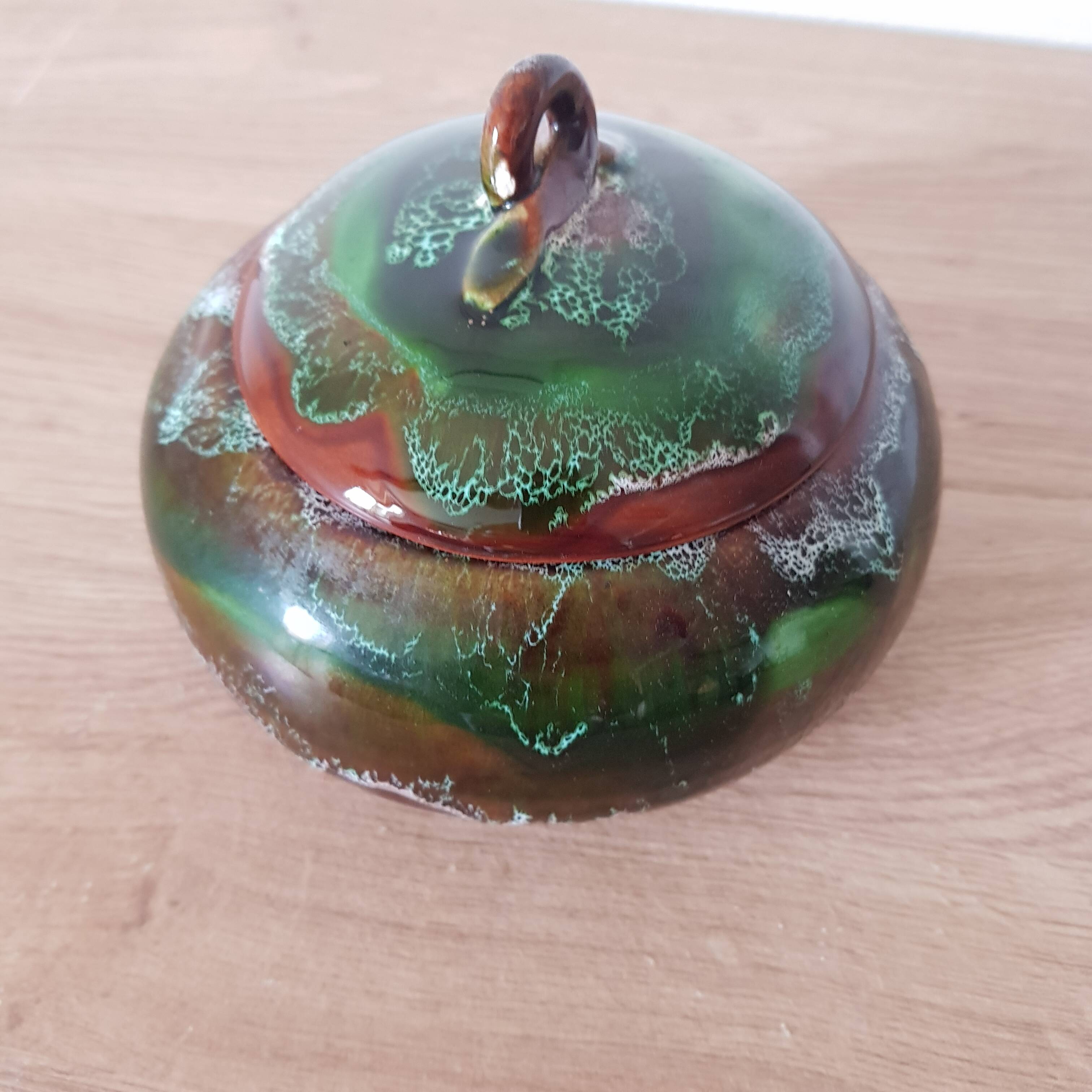 Small green Vallauris style candy box