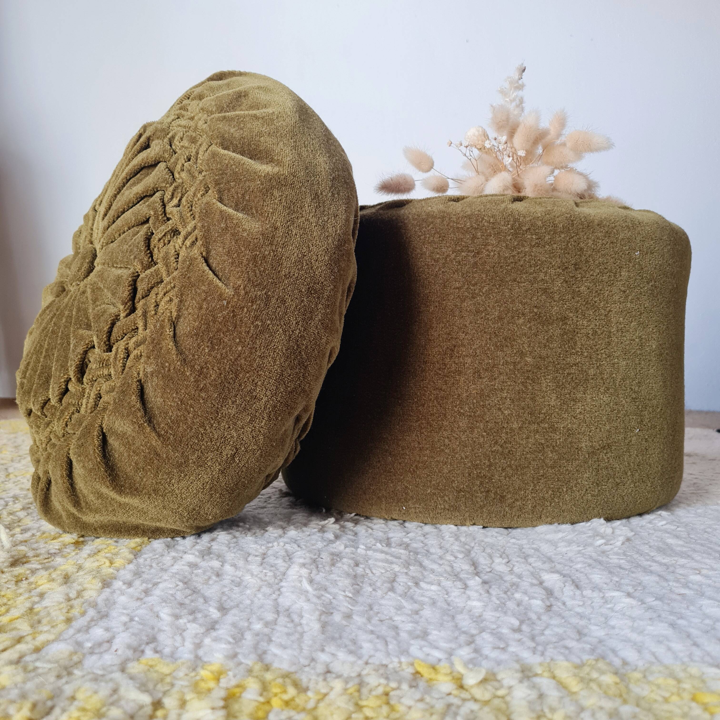 Duo pouf et coussin assorti velours vert olive