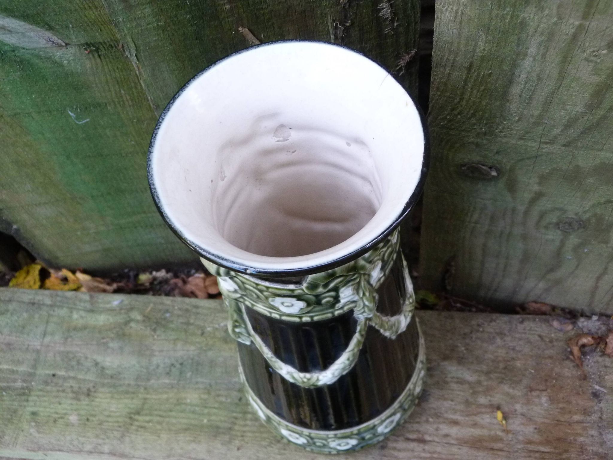 Art Nouveau vase in slip De Bruyn Fives Lille
