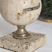 Briquet de table sphérique en travertin véritable – Italie, circa 1970