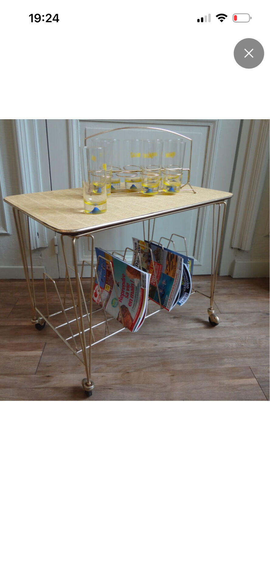 Rolling table for magazines or vinyl records.