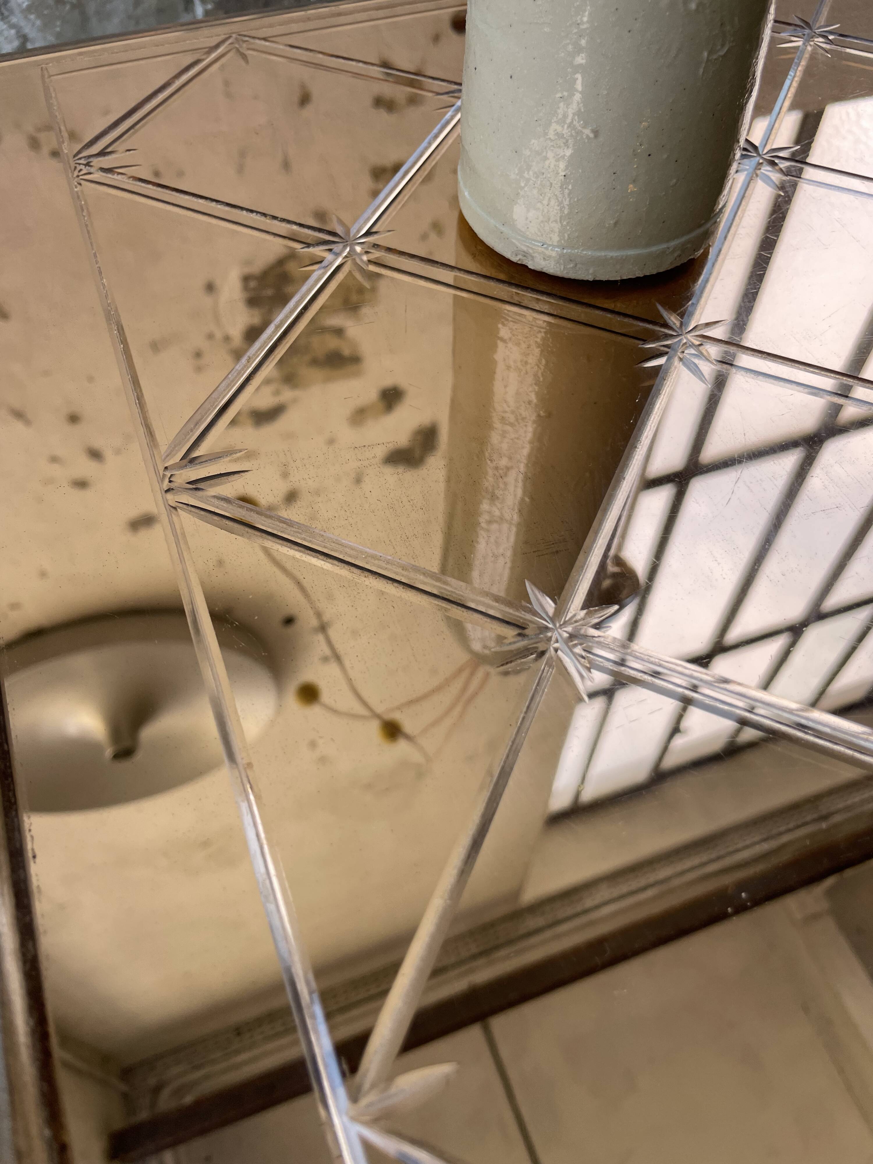 60s coffee table with pink mirror
